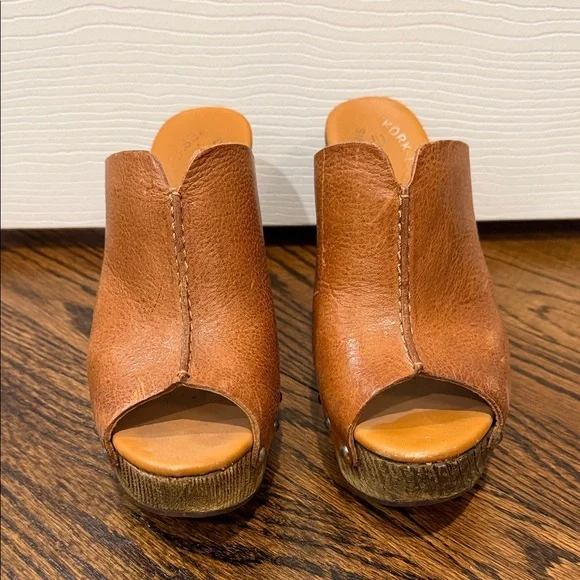 Women's Kork-Ease Deanna Leather Clog Sandals - Picture 2 of 4